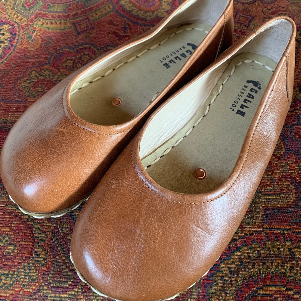 Calle barefoot brown leather flats